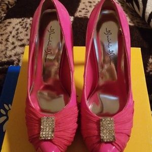 Shoes worn once minor scuff